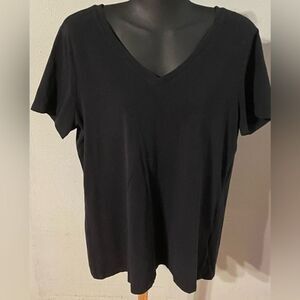 NWOT XL Amazon Essentials Tech stretch black v neck short sleeve shirt top